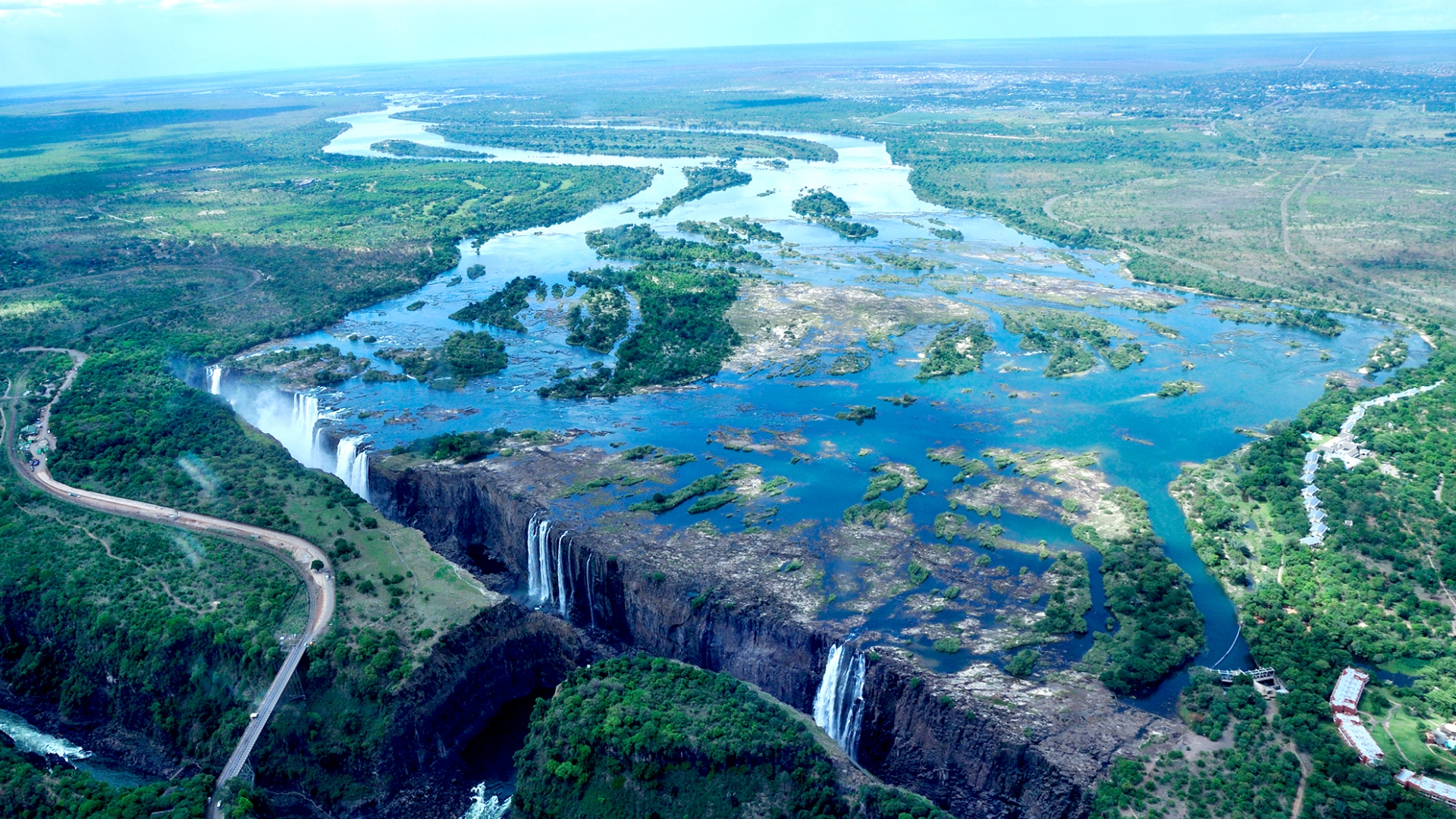 web-aventuraafrica-destinos-zambia-localizaciones-cataratas-victoria.jpg Vistas en helicóptero | Victoria Falls