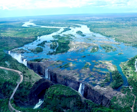 web-aventuraafrica-destinos-zambia-localizaciones-cataratas-victoria.jpg