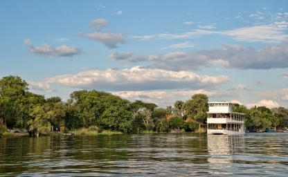 web-aventuraafrica-destinos-zambia-actividades-crucero-rio-zambezi1.jpg